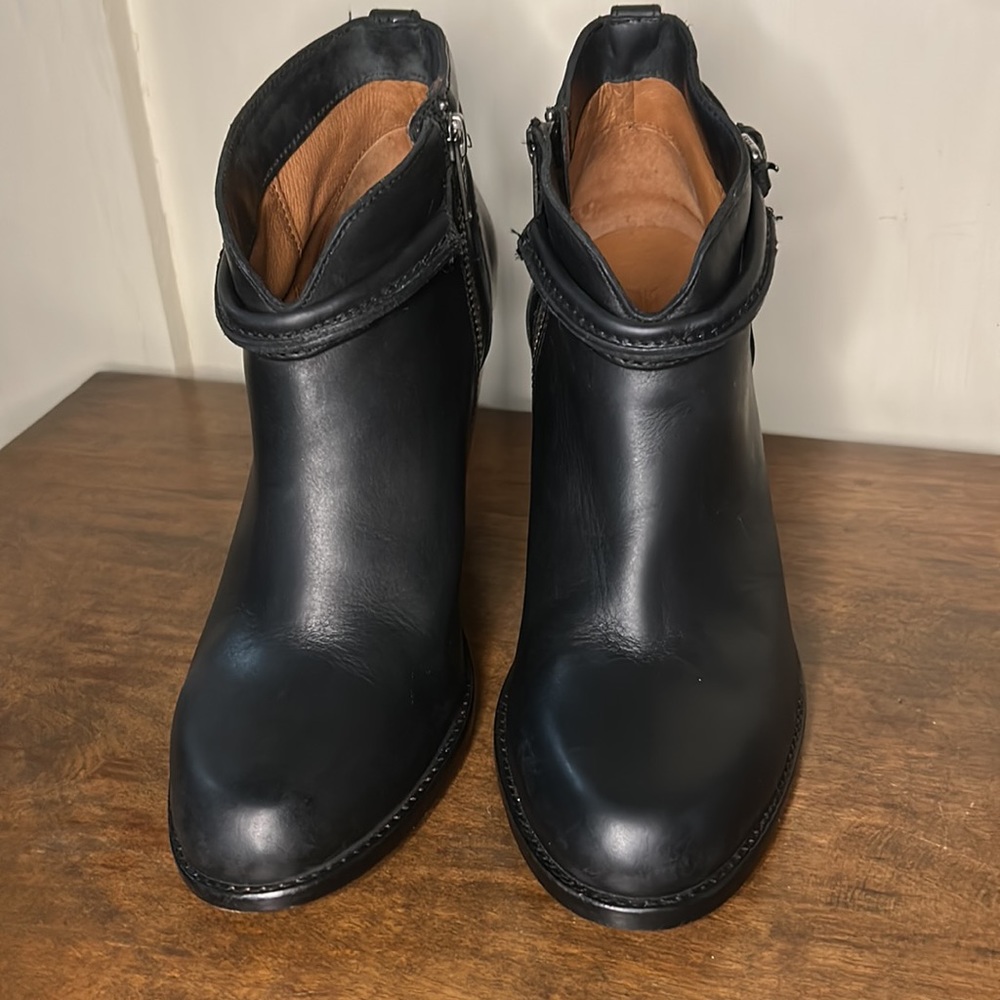 Frye Jenny Seam Blank Ankle Boots • SZ 8 - Picture 2 of 9